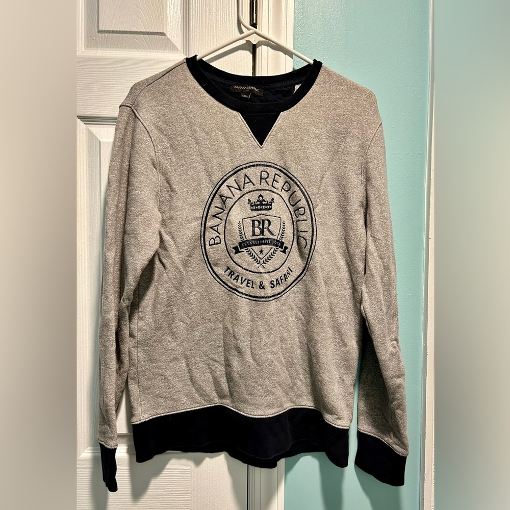 Banana Republic Mens Travel Safari Gray Lighweight Sweatshirt Long Sleeve Medium